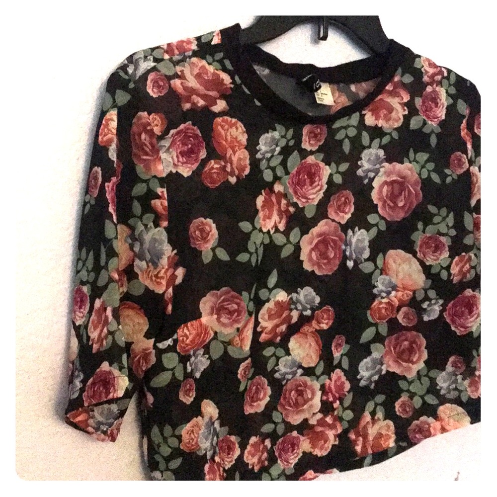 Crop top blouse from h&m barely used. U.S. size 6
